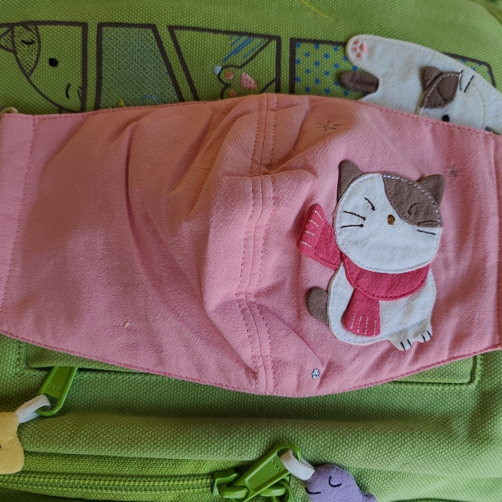 HTF 1 adult pink Hikosen Cara Embroidered Mask - Picture 7 of 12